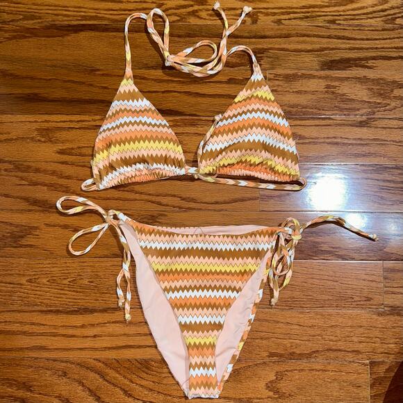 Dippin Daisys Mia Tie Side Cheeky Halter Zig Zag Stripe Bikini Set Size Large - Picture 4 of 16